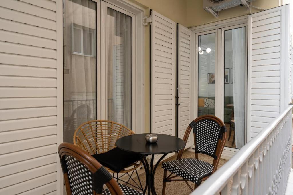 אתונה Vibrant Urban Getaway: Modern 1-Bedroom Near Bars, Parks, And Metro מראה חיצוני תמונה