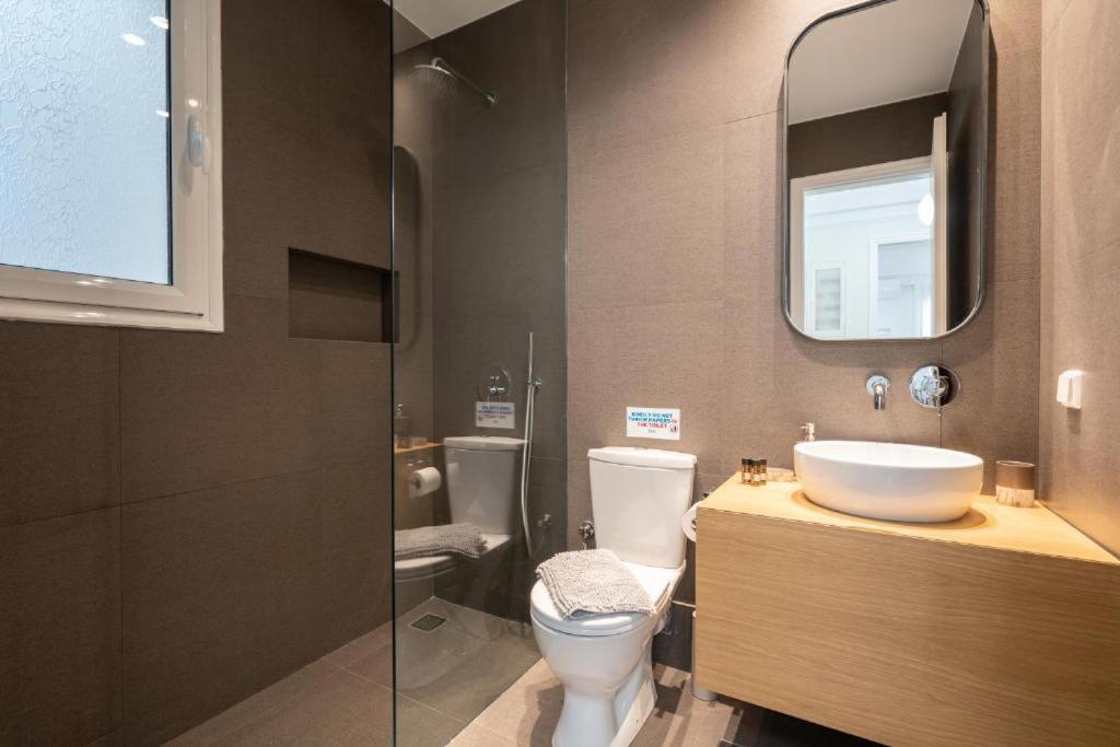 אתונה Vibrant Urban Getaway: Modern 1-Bedroom Near Bars, Parks, And Metro מראה חיצוני תמונה